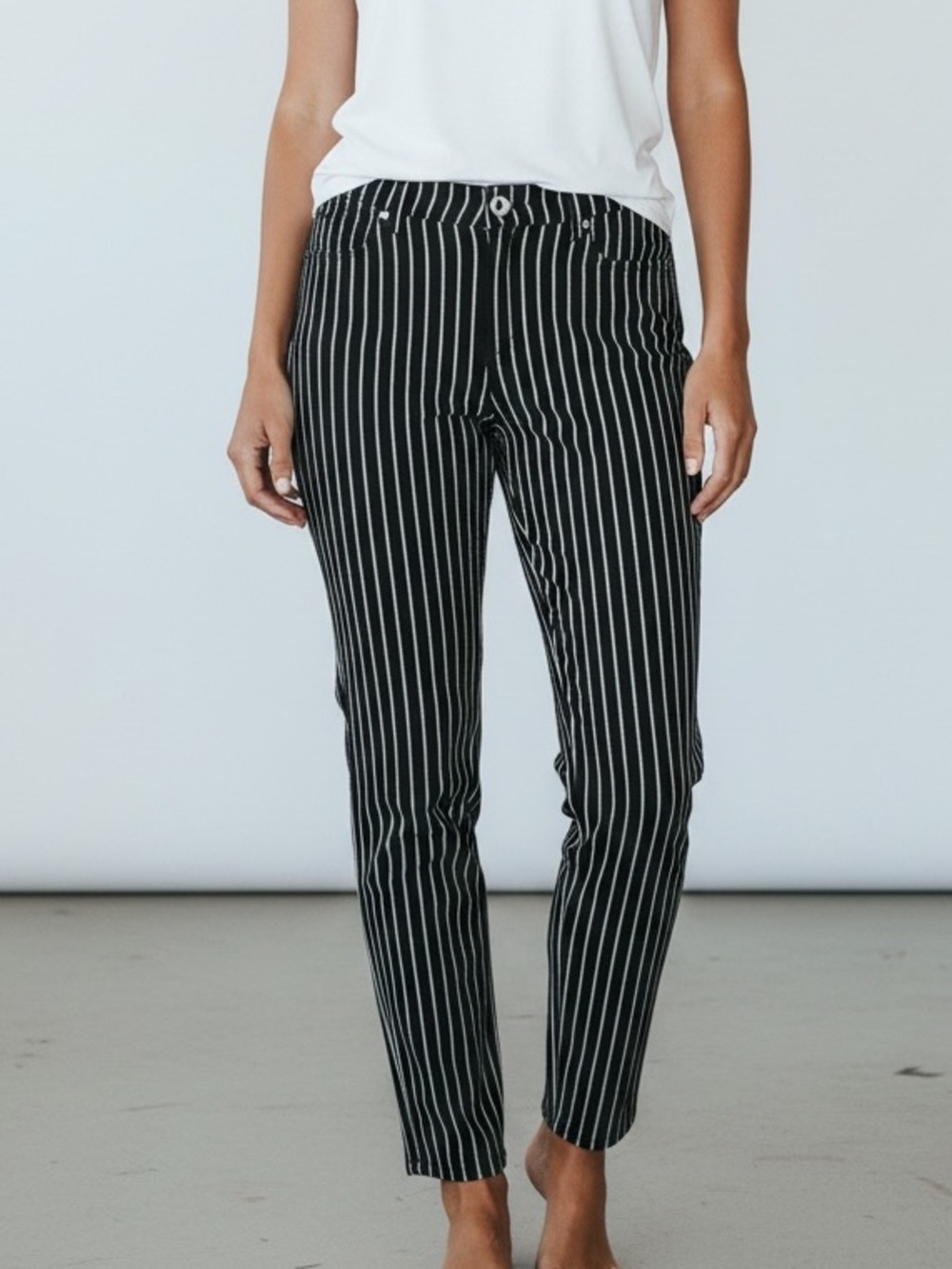 Chico’s Platinum Black and White Striped Denim Ankle Jeans Size .5 Reg 6